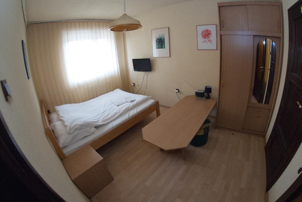 Pensjonat Kawiarni Muzealnej Goluchow 외부 사진